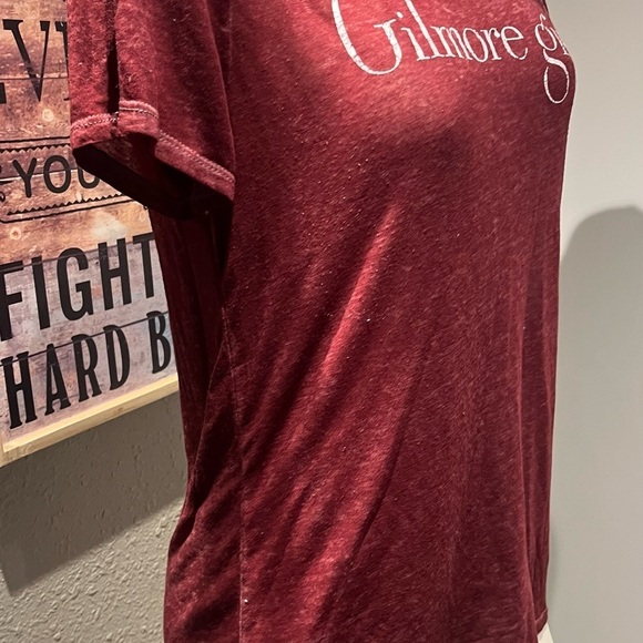 Red and White Fitted Short Sleeve Tee - Picture 10 of 11